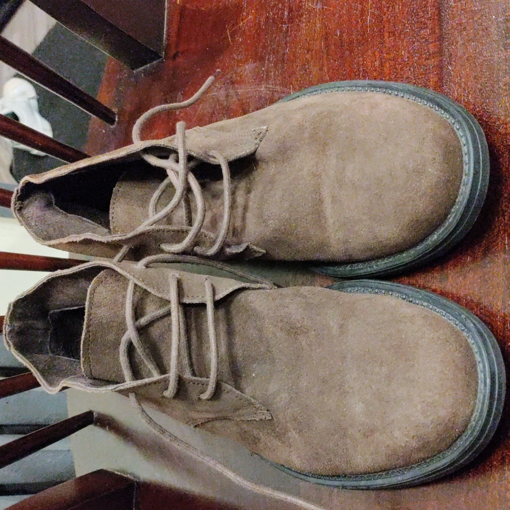 Suede boots